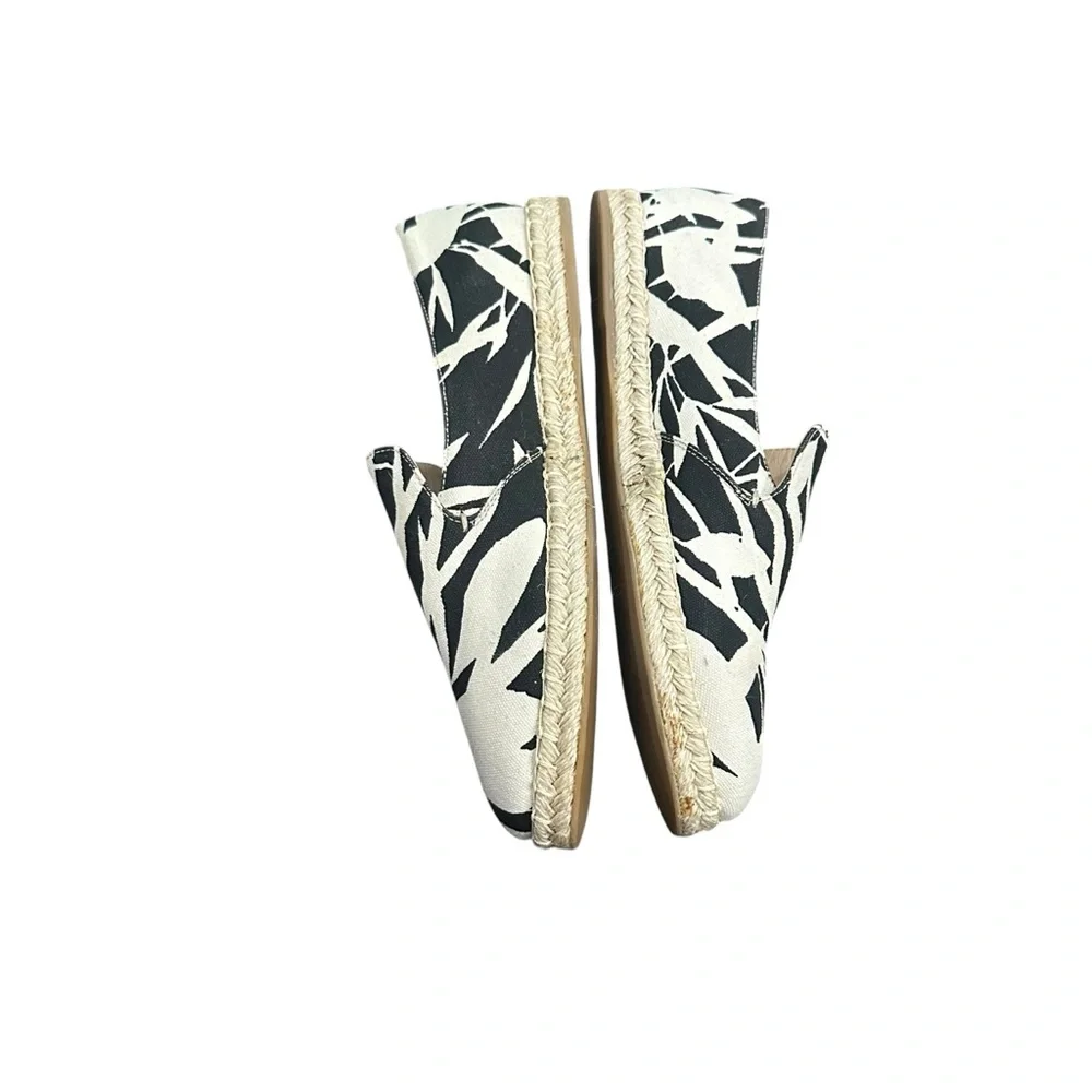 NEW M. Gemi Agio Floral Tropical Print Espadrilles 39.5